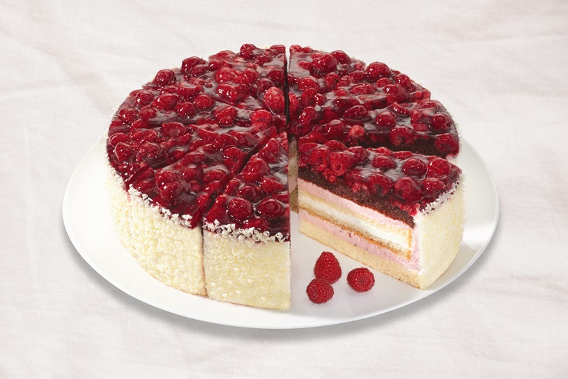 Raspberry and Yoghurt Cream Gateau (39000837)